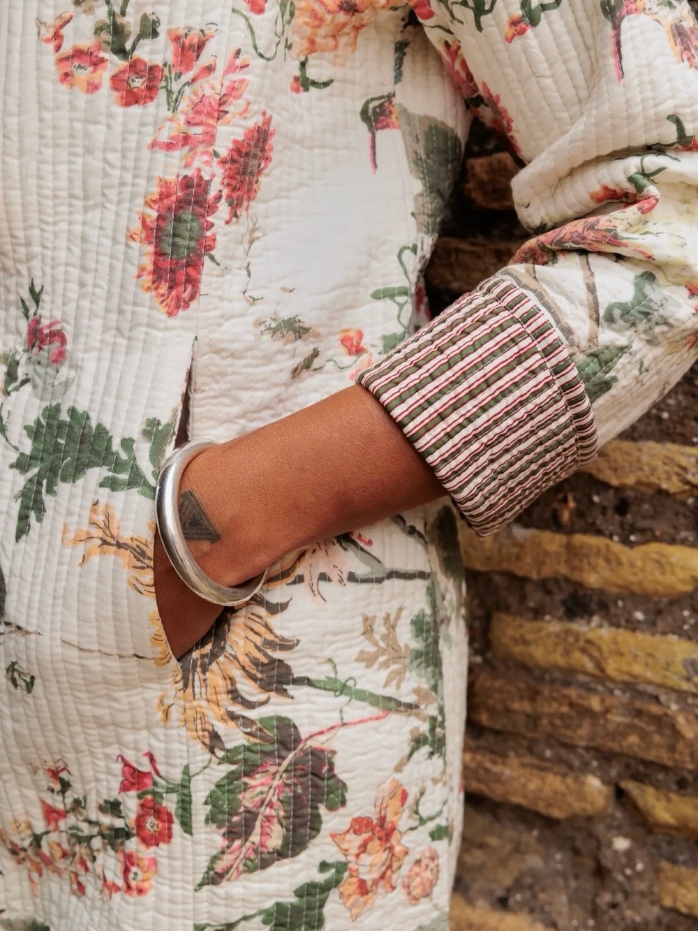 Daughters of India floral jacket - Picture 2 of 5